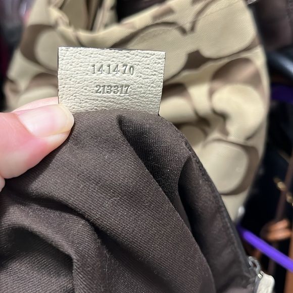 Gucci Abbey Monogram GG Canvas Shoulder Bag! - Picture 12 of 13